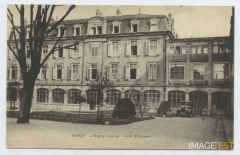 Cour d'honneur de l'Hôpital Central (Nancy)